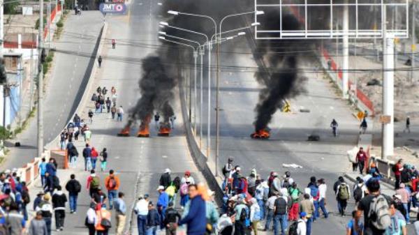 Demo<em></em>nstrators in the Peruvian city of Arequipa, Thursday.