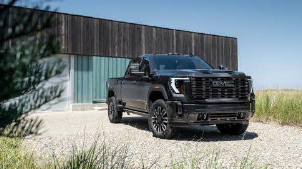 This year, GMC has begun offering its most luxurious model, the Denal Ultimate, on its heavy-duty trucks.