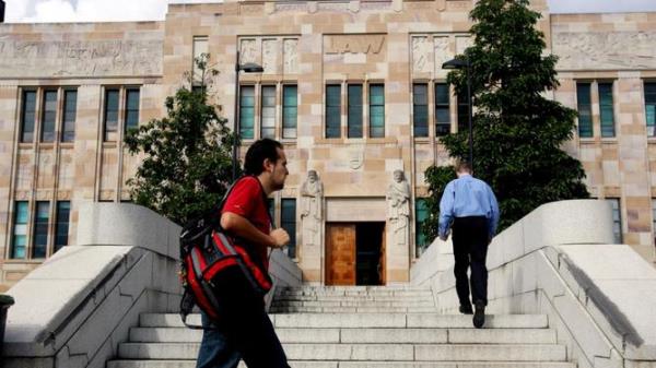 generic student pics at UQ (Uni of Qld) St &#160;Lucia